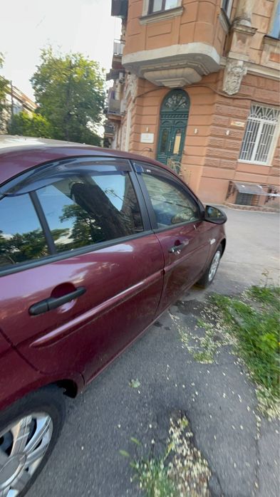 Продам Hyundai Accent 1.4 бензин, автомат.