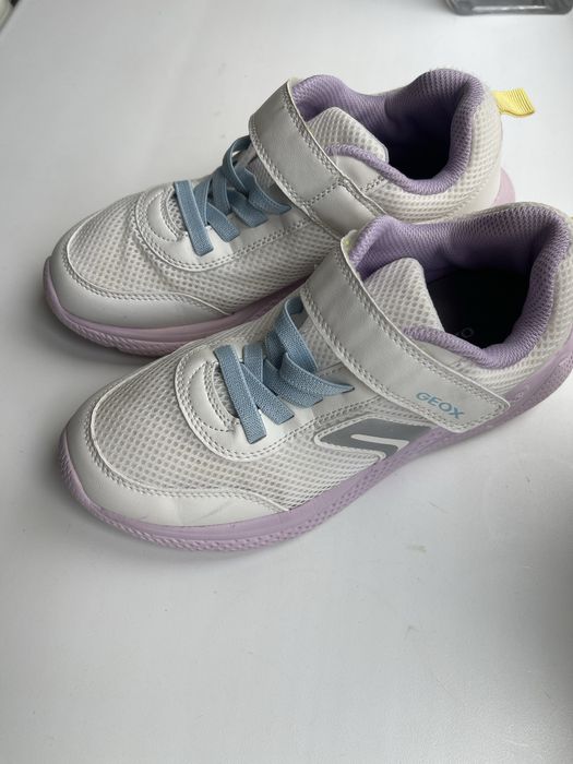 Кросівки на дівчинку Geox