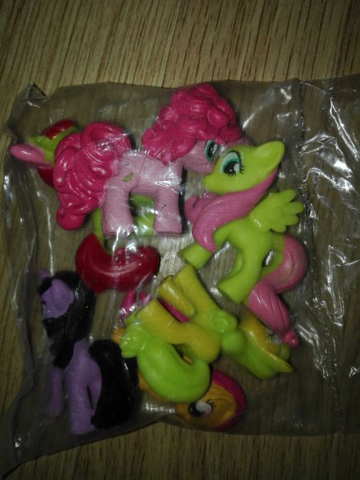 Conjunto 12 figuras O meu pequeno ponei (novo)
