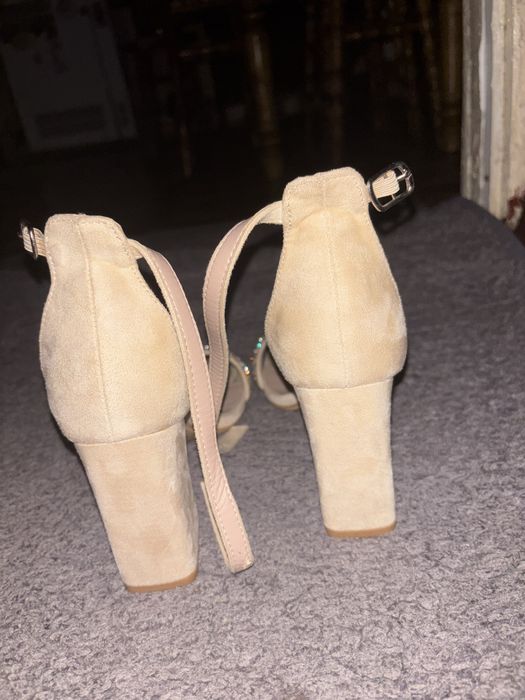 Гарні, стильні, жіночі туфлі