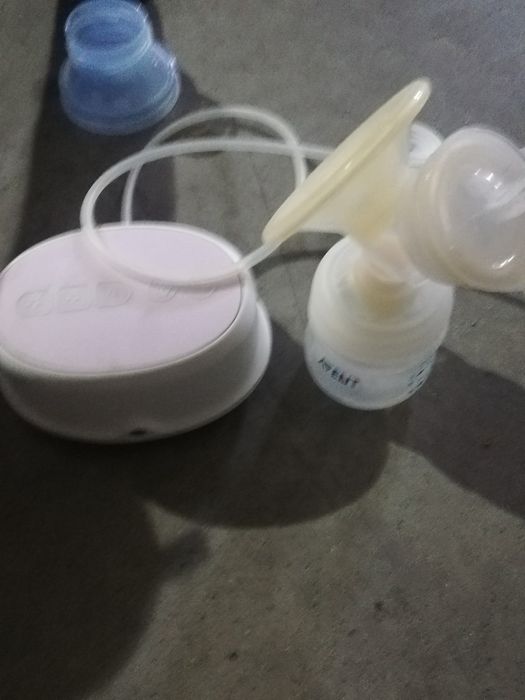 Aquecedor de biberões e bomba eléctrica de tirar leite
