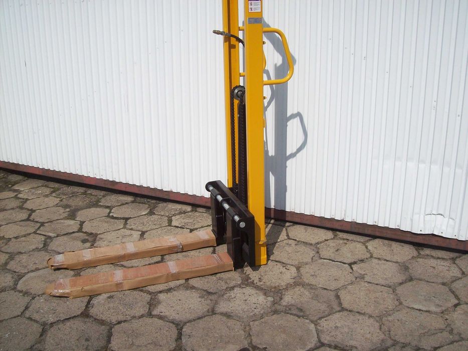 Maszt do ciągnika lekki widlak do ciągnika paleciak do palet traktor