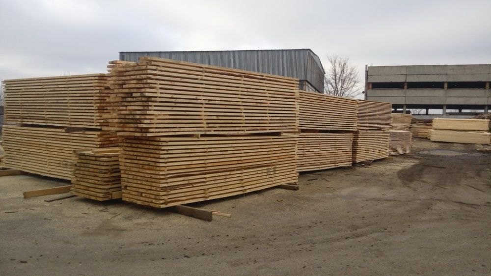 Брус, шалевка, доска, стропила.