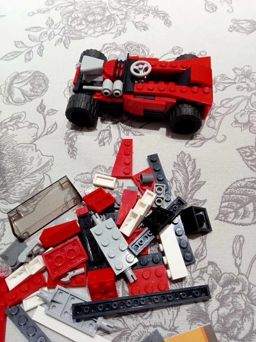 LEGO 31100 samochód sportowy