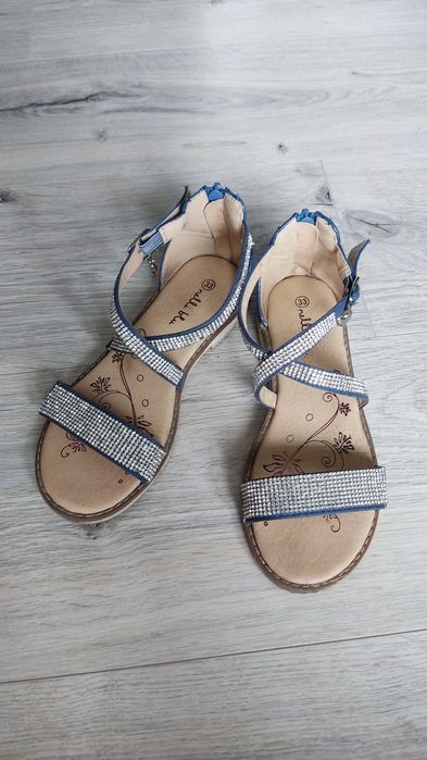 Sandały  rozmiar 33