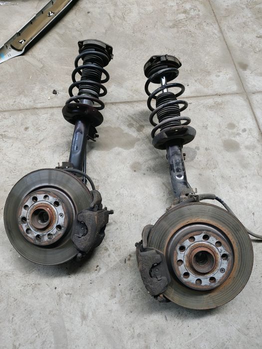 Golf V Altea a3 8p Jetta 1.6 mpi 2.0 fsi mcpherson zwrotnica piasta prawa lu