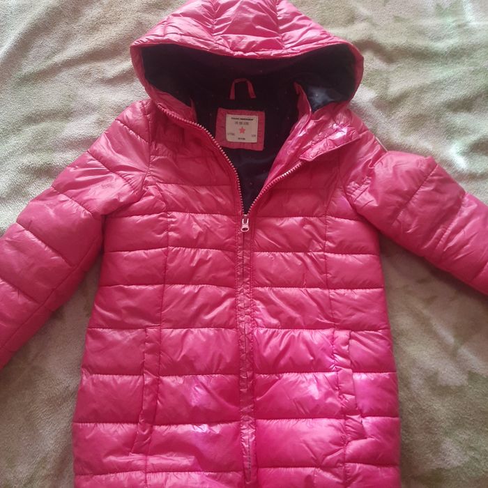 Продам демисезонную курточку на 6/7 лет