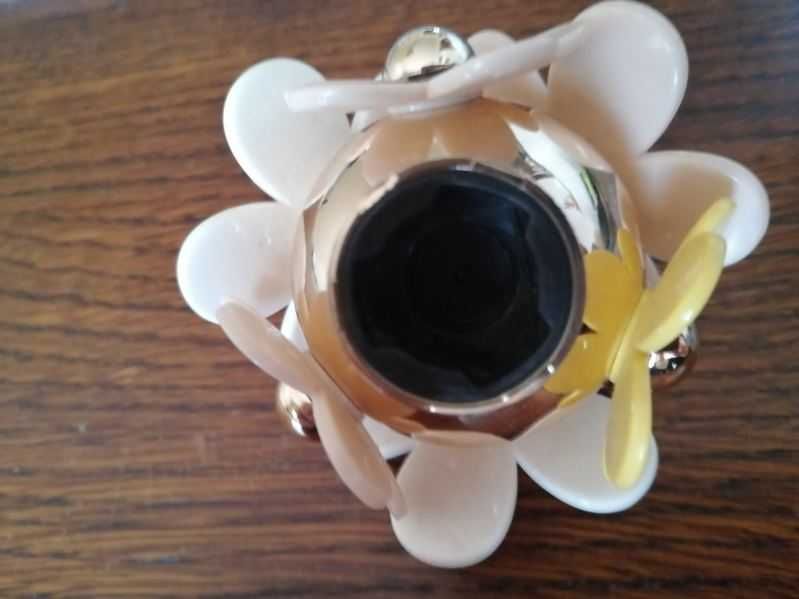 perfumy dla kobiet ozdobny korek od butelki perfum Marc Jacobs Daisy