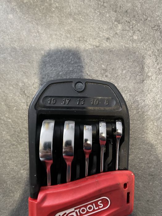 Zestaw kluczy płaskooczkowych ks tools 8-19 z grzechotką