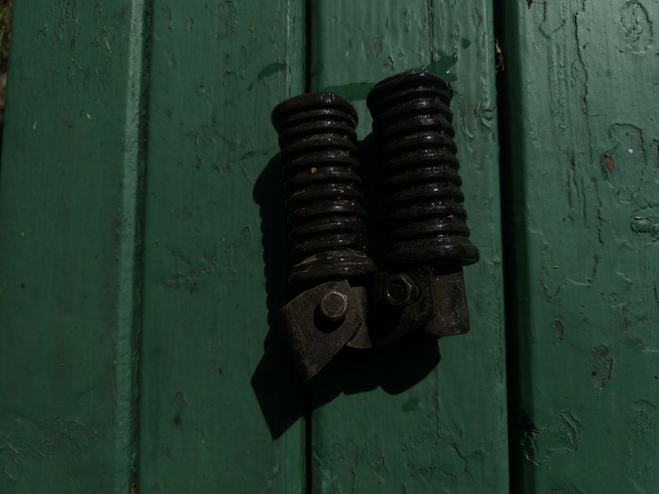 Задні підніжки мотоцикла Ява