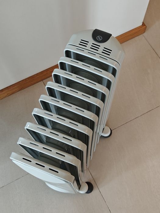 Grzejnik elektryczny olejowy DeLonghi  2000W