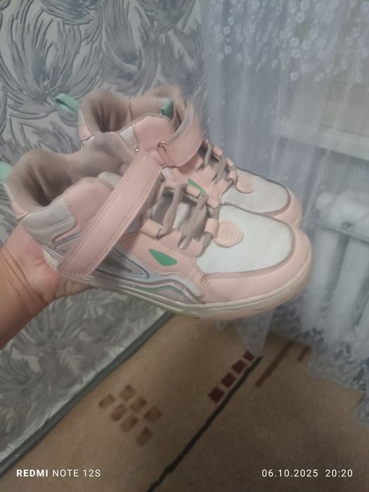 Продам ботинки для дівчинки