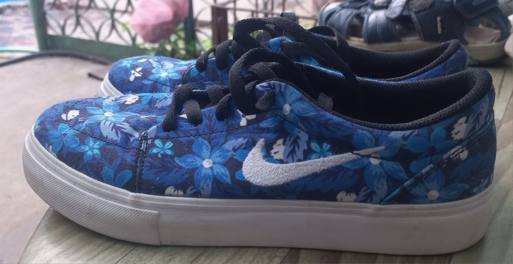 Кеди жіночі Nike