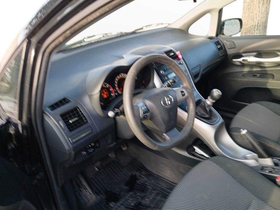 Toyota Auris — fotografia 8