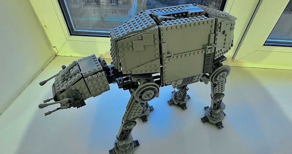 Lego Star Wars 10178 Motorized Walking AT-AT 2007