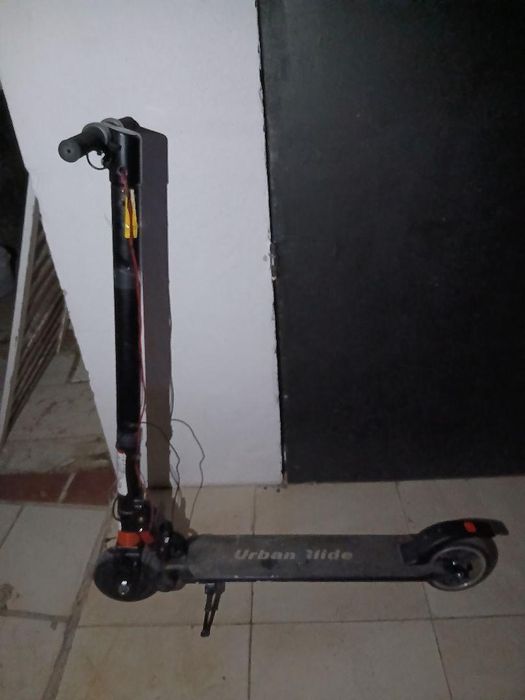 Vendo 3 trotinetes elétricas para peças ou reparação