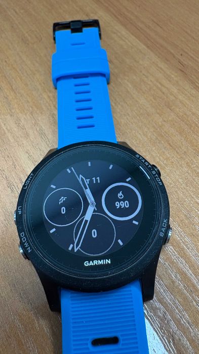Смарт годинник Garmin Forerunner 935