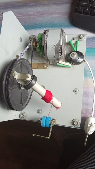 Продам моталку для пряжі .