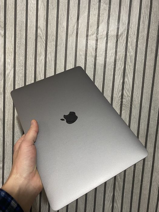 Ноутбук Apple MacBook Pro 13