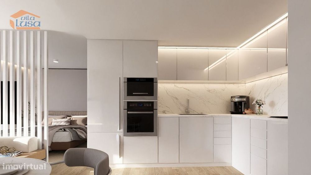 Armação de Pera T0 Novo com varanda e garagem