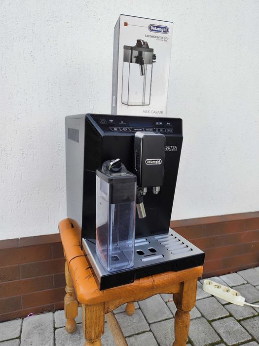 Кавомашина DeLonghi ECAM 44.660 B Eletta Cappuccino новий молочник