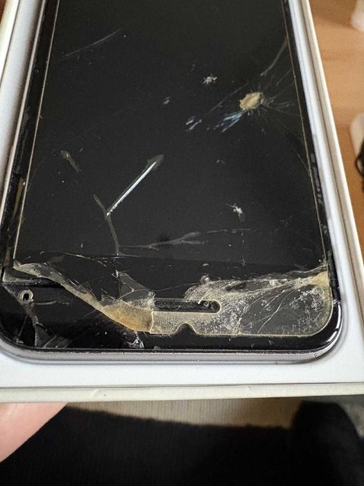 iPhone 6S 64Gb com ecran partido mas completamente funcional desbloqueado