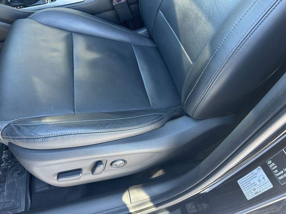 Офіційне авто ,максимальна комплектація