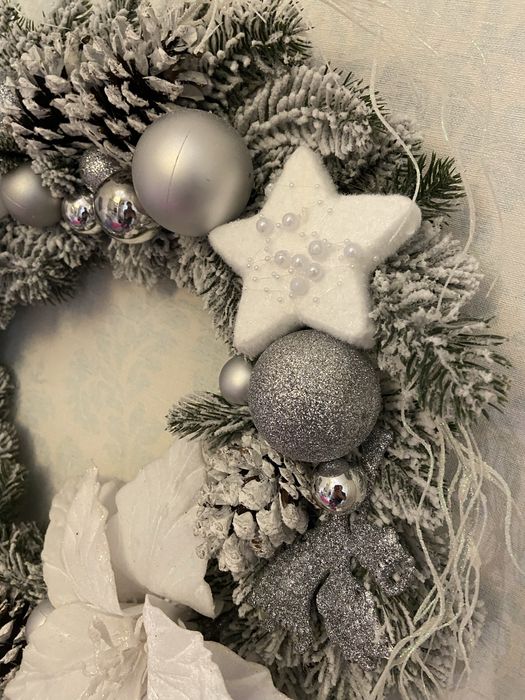 Большой 55 см хвойный венок на двери белый серебряный литой