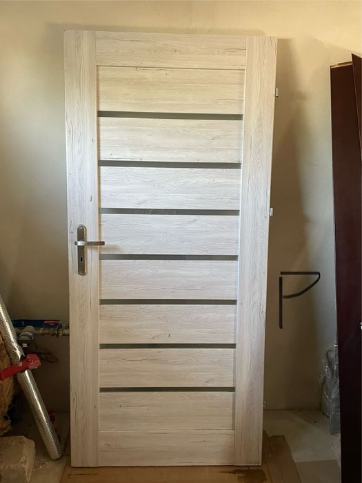 Drzwi wewnetrzne i zewnetrzne z oscieznicami