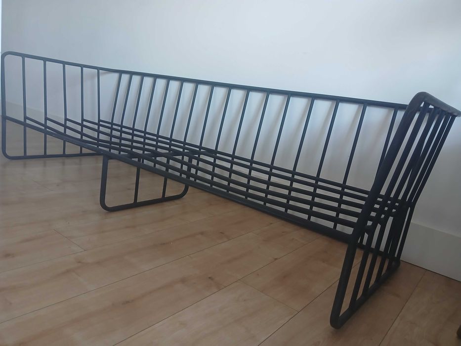 Sofá ferro com almofadas