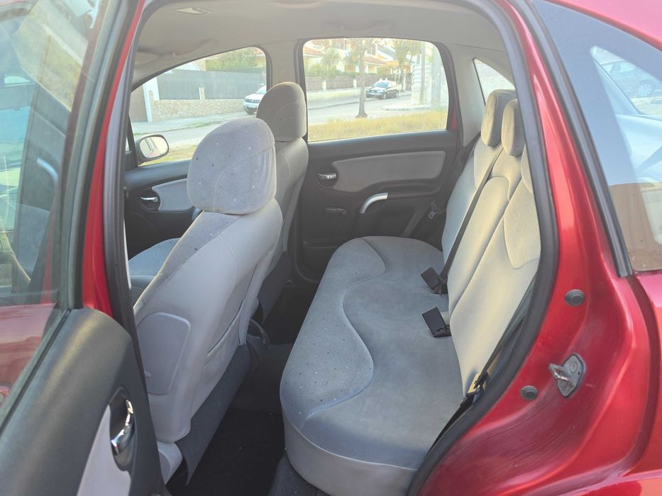 Citroën C3 1.2 com poucos quilometros