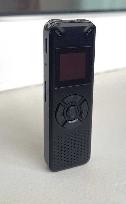 Новий цифровий диктофон 8GB / голосовий рекордер з навушниками