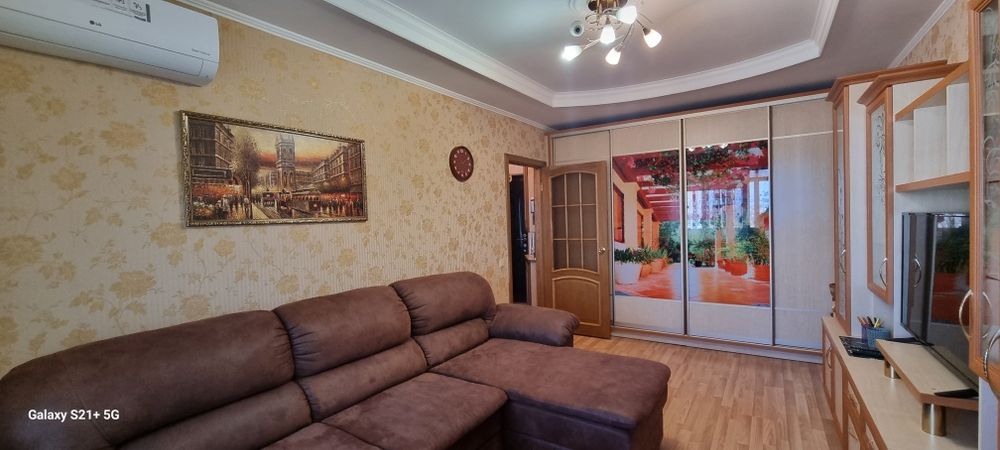 Сучасна квартира на Шуменському. Вікна на Миколаїв .