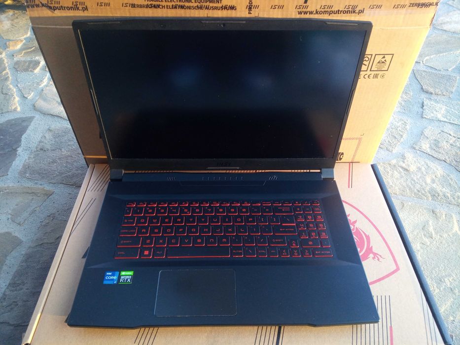 Laptop MSI Katana GF76 z pakietem graficznym Adobe CS6 licencja wieczysta