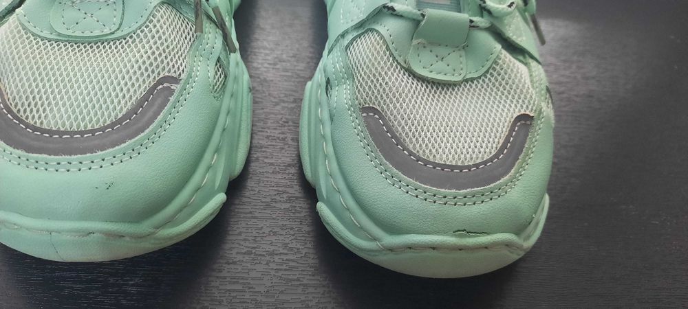 Кроссовки 24.5 см