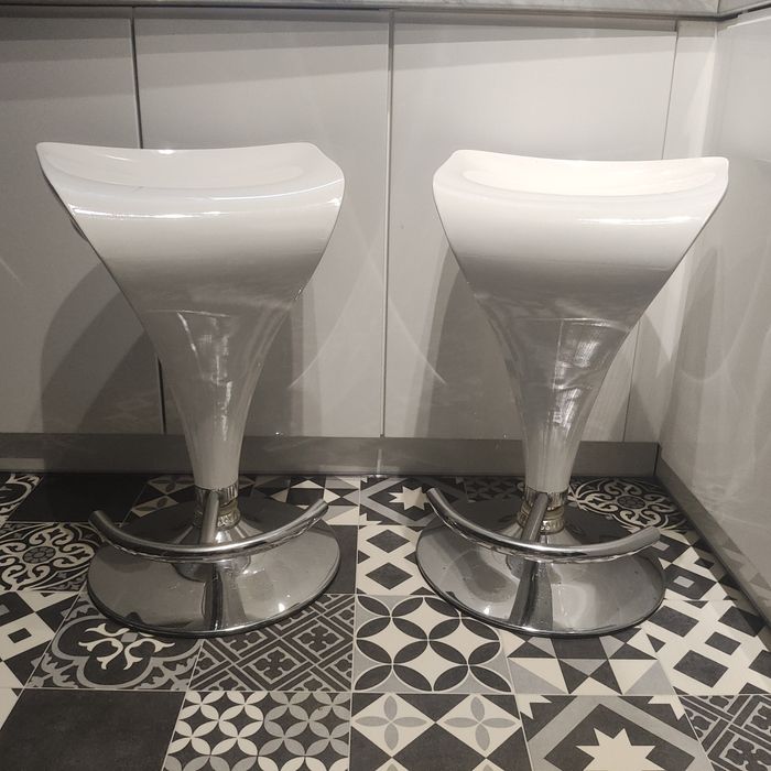 Hoker barowy biały połysk 2 sztuki