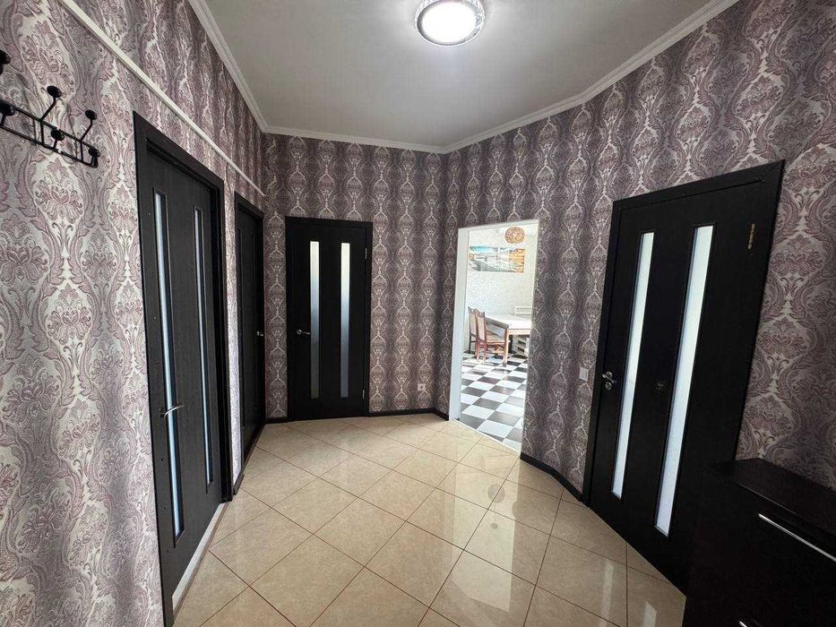 2-х кім Квартира в приватномку секторі 70м  і земля Хотів/Теремки
