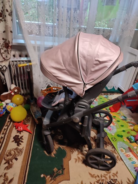 Продам дитячу коляску