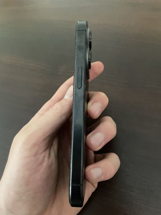 IPhone 15 pro 256gb (торг)