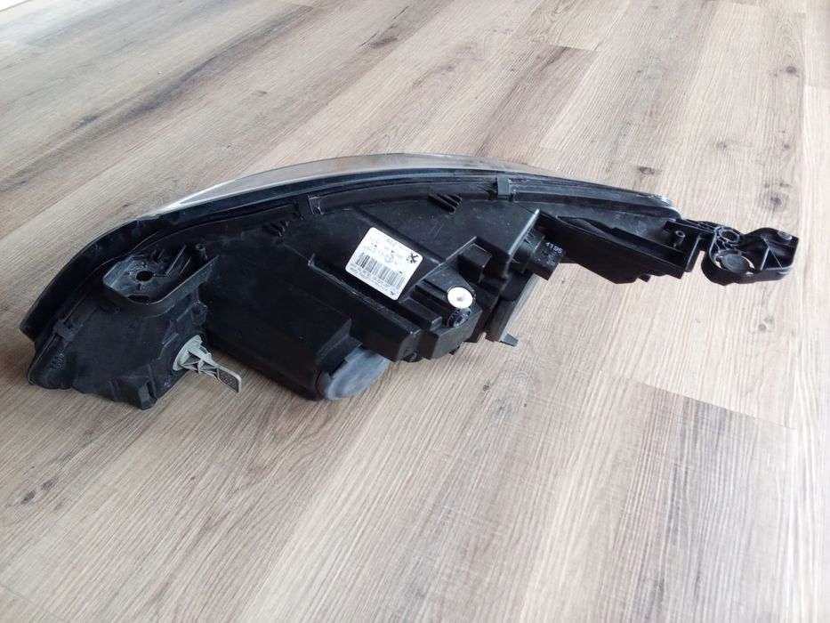 Farol Peugeot 308 de 2017