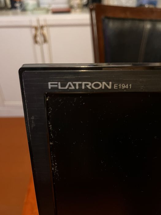 Монитор 19 LG, Samsung