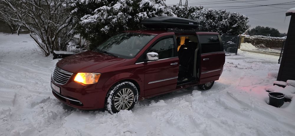 Wynajem busa 7 osobowy Chrysler Town & country