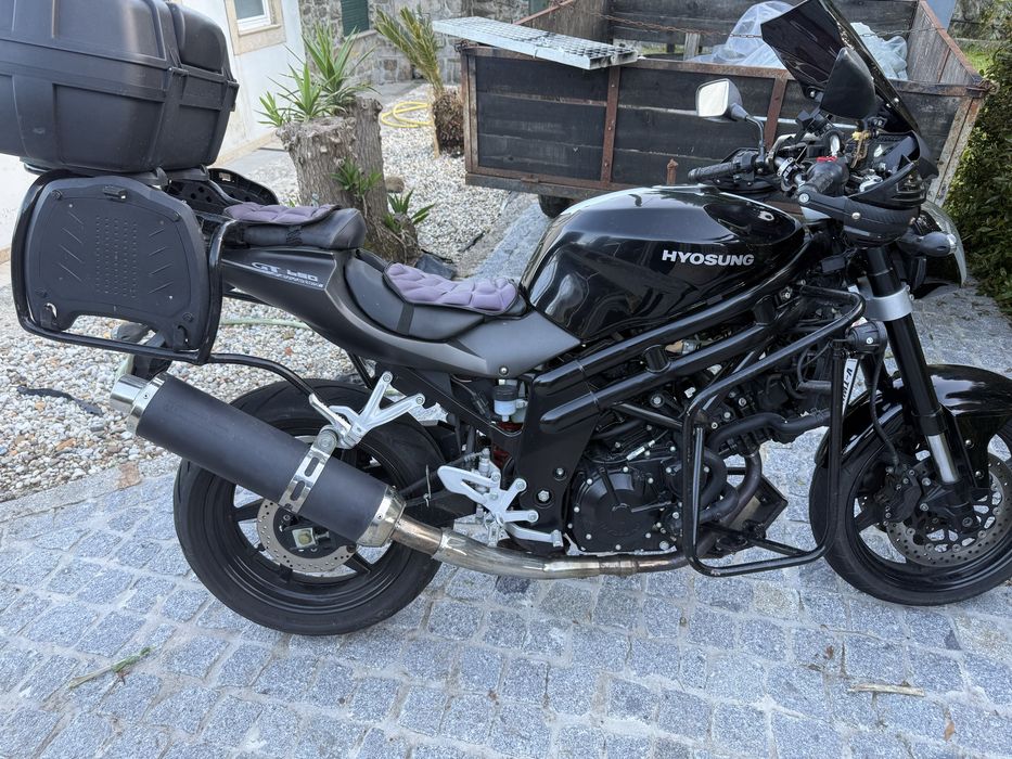 Hyosung   gt 650  (11000 quilometros )