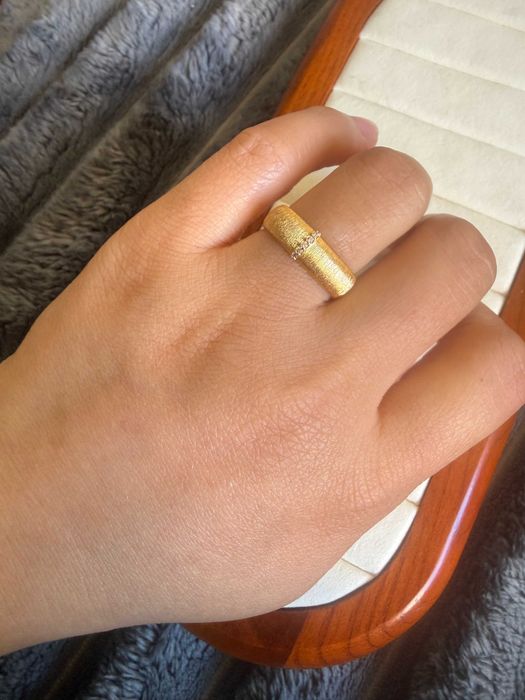 Anel Largo em Prata 925 Dourada Escovada – Par Empilhável ring 17.3mm