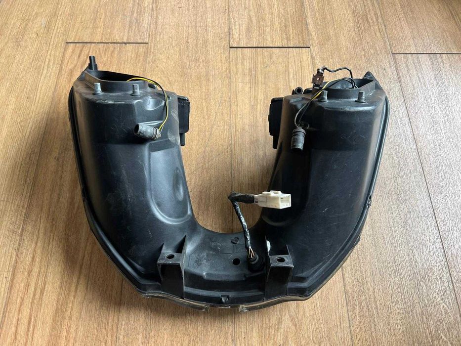 FAROL ORIGINAL PIAGGIO X8 1 2 5 2 0 0 4-2 0 0 5