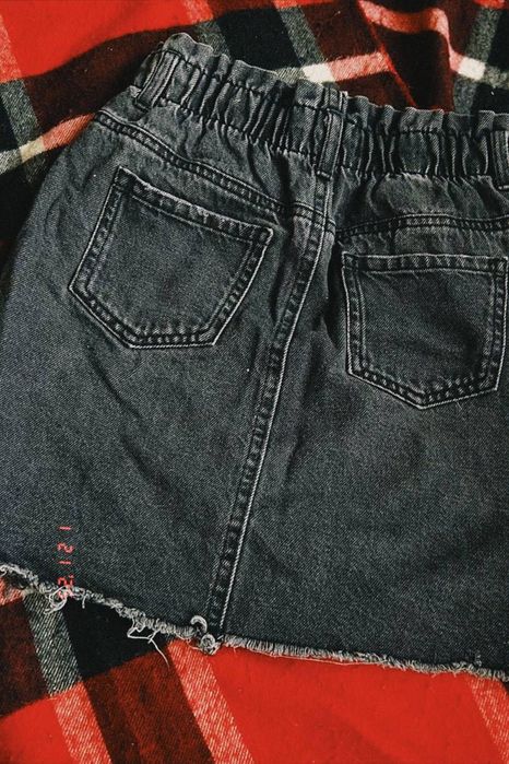 спідничка ,сірого кольору