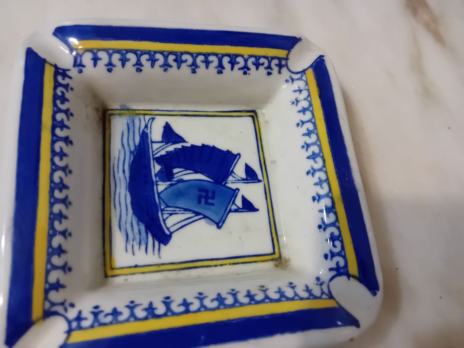 Cinzeiro em Loiça Azul Antigo