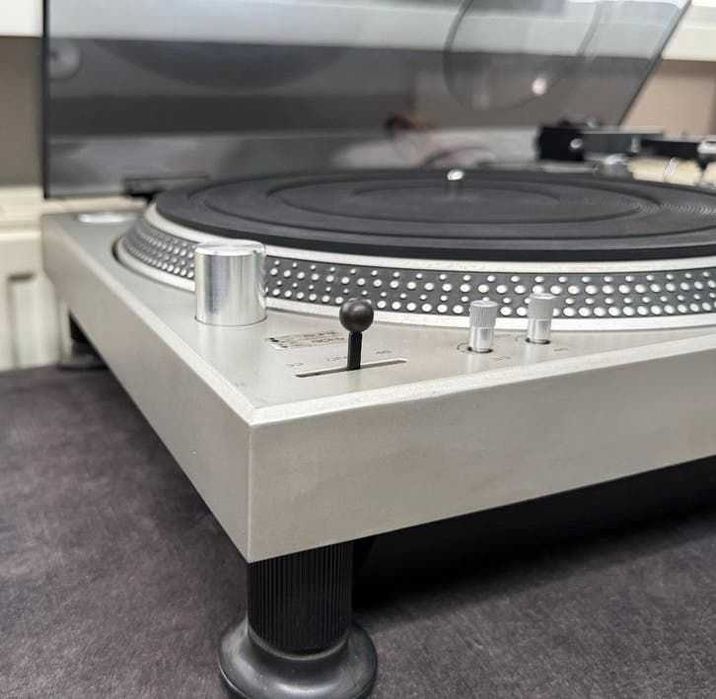 Technics SL-1200 MK1 Plattenspieler