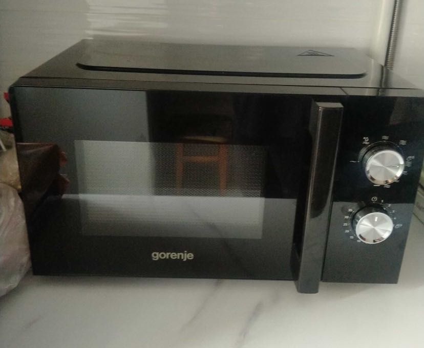 Мікрохвильова піч GORENJE MO20E2BH