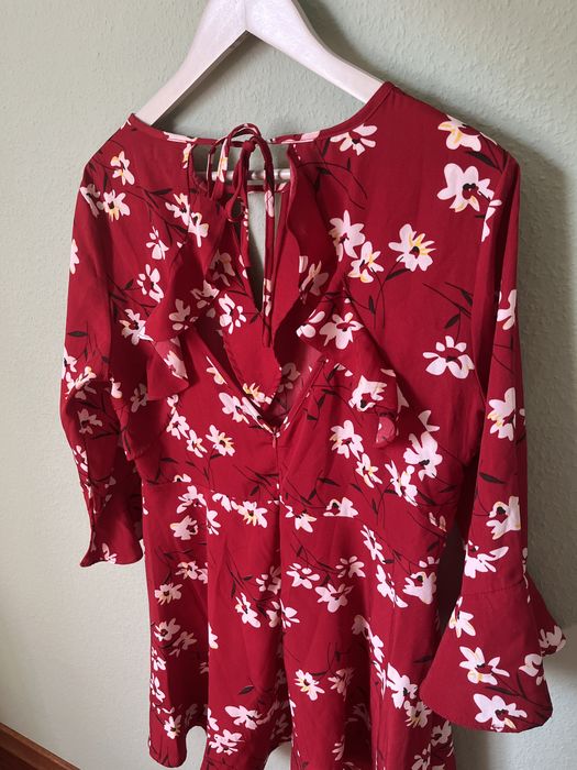 Шифоновое летнее платье красного цвета, размер 42, можно и меньше